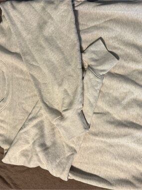 American eagle tan/sand crewneck